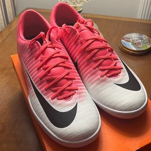 NIKE Mercurialx Victory VI IC Shoes Racer Pink Size 8